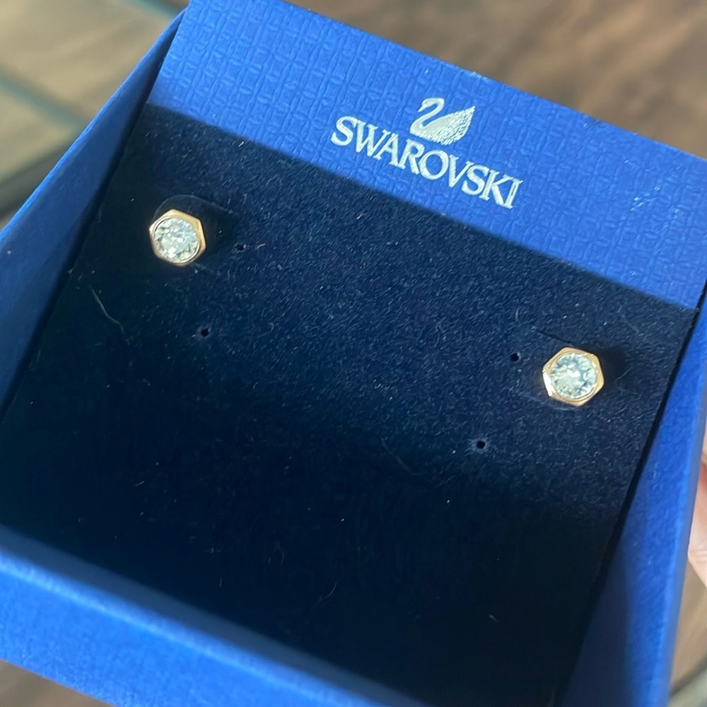 Swarovski Stud Earrings NWT